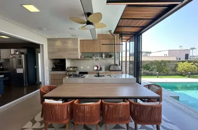 Linda casa à venda - condomínio próximo ao colégio porto seguro em valinhos/sp
