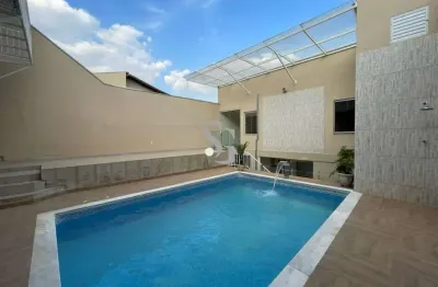 Linda casa com piscina disponivel a venda em campinas !