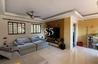 Casa com 3 quartos para alugar na Rua Noruega, 124, Jardim America, Paulínia, 370 m2 por R$ 6.000