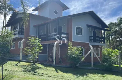 Venda de Casa de Alto Padrão em Condomínio - Vista Alegre, Vinhedo-SP: 4 Quartos, 2 Suítes, 3 Salas, 5 Banheiros, 11 Vagas, 1.160m². Luxo e Sofisticação em meio à Natureza!