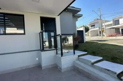 Casa de esquina com 3 suítes no condomínio villa rica – área de lazer completa e excelente localização