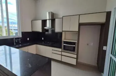 Casa à venda no condomínio villa paraty – 3 dormitórios, área gourmet com churrasqueira e quintal