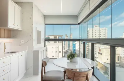 Apartamento finamente mobiliado e decorado meia praia 3 suites 3 vagas 40x para pagar