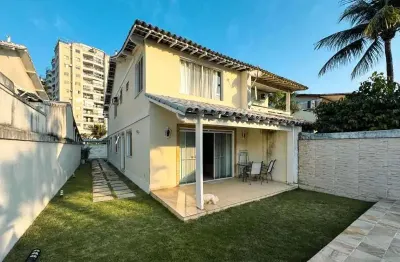 Casa em condomínio fechado com 4 quartos à venda na rua armando santos, recreio dos bandeirantes, rio de janeiro, 250 m2 por r$ 1.800.000