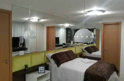 Studio finamente mobiliado e decorado  no centro de curitiba – próx. ao hc e ufpr com vaga de garagem