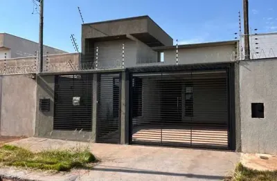 Casa com 2 quartos à venda na rua pioneiro izidoro pereira da fonseca, 392, bom jardim, maringá por r$ 690.000