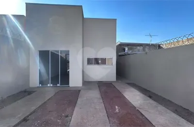 Casa à venda com 2 quartos em alto da boa vista, três lagoas - ms