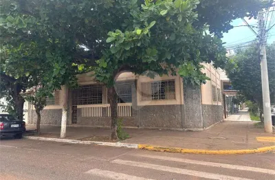 Casa térrea à venda com 3 quartos no centro, três lagoas - ms