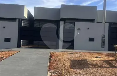 Casa à venda com 2 quartos em jardim bela vista, três lagoas - ms