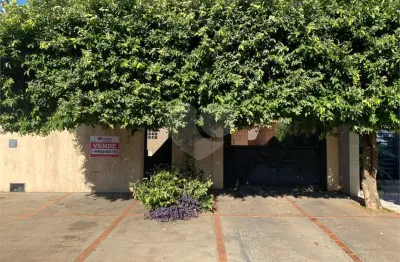Casa à venda com 3 quartos no centro, três lagoas - ms