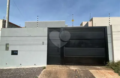 Casa à venda com 2 quartos em ipê, três lagoas - ms