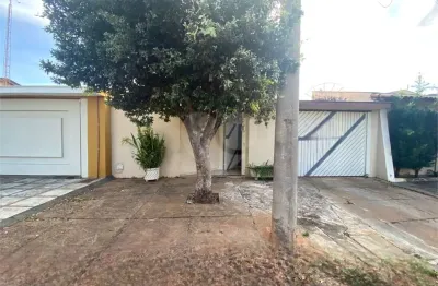 Casa à venda com 3 quartos no centro, três lagoas - ms