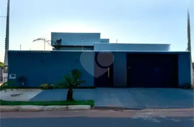 Casa à venda com 3 quartos em jardim alvorada, três lagoas - ms