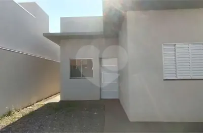 Casa à venda com 2 quartos em ipê, três lagoas - ms