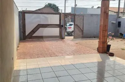 Casa com 3 quartos à venda na Vila Nova, Três Lagoas 