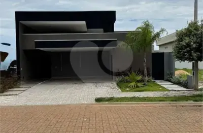 Casa  à venda com 3 quartos no condomínio village do lago, três lagoas - ms