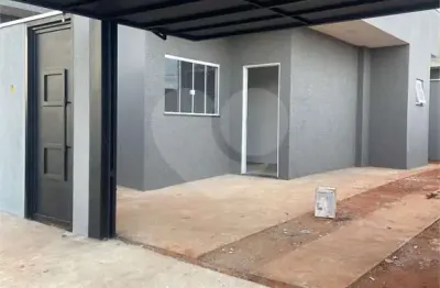 Casa à venda com 3 quartos em bela vista da lagoa, três lagoas - ms