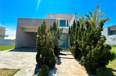 Casa à venda no Village do Lago, Três Lagoas 