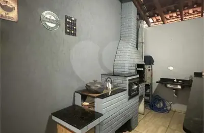 Casa à venda com 3 quartos em jardim das paineiras, três lagoas - ms