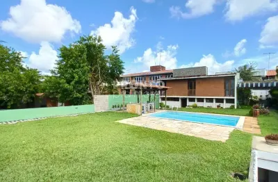 Casa com 563 mts. 4 pavimentos piscina localização excelente em piedade