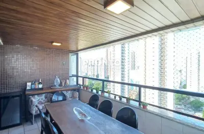 Excelente apartamento com 223,50m³ de área privativa, localizado no bairro da tamarineira.