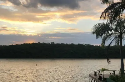 Casa em toquinho - beira rio - 6 quartos - porteira fechada