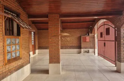 Casa ampla com edícula à venda e para locação em tremembé/sp