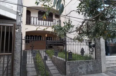 Casas para locação na imbetiba em macaé/rj, 04 quartos com suíte, 2 vagas e quintal.