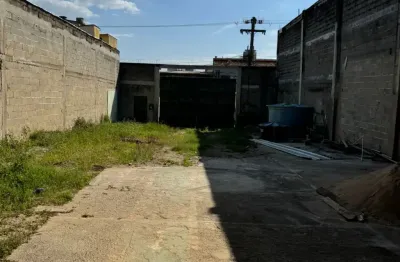 Galpão para locação no sol e mar em macaé/rj, 500m2 cobertos + 200m2 aberto.