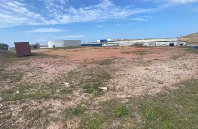 Área para locação na zen em cabiúnas, macaé/rj, 4.000m2, plana, ruas asfaltadas, iluminação pública.