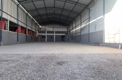Galpão para locação no sol e mar em macaé/rj, 470m2, escritório e banheiros.