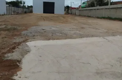 Galpão para locação na linha azul na virgem santa em macaé/rj, área 2.500m2, escritório e banheiros.