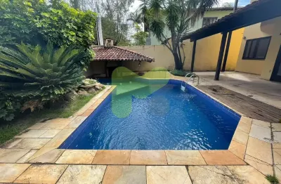 Casas para locação na lagoa em macaé/rj, 04 quartos, 4 vagas, quintal, jardim, piscina e área gourmet.