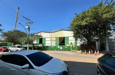 Galpão para locação no novo cavaleiros em macaé/rj, galpão c/ 1.395m2, área 3.096m2, escritórios.