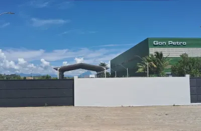 Área para locação na linha azul na virgem santa em macaé/rj, 4.000m2, toda murada c/ portão.