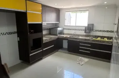 Casas para locação no vale das palmeiras em macaé/rj, 02 quartos/suítes, 1 vaga, armários