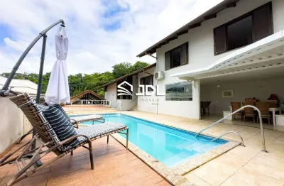 Casa a venda em loteamento com segurança 24h proximo a vila germanica!