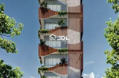 Cobertura duplex no bairro itacolomí a poucos metros do mar.