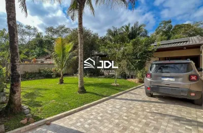 Linda casa térrea no bairro velha central próxima à comércio em geral.