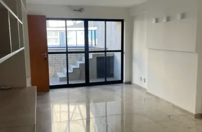 Vendo linda cobertura na ponta verde, na área mais nobre, próximo a praia, supermercado palato, escola, trânsito de fácil acesso.