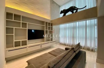 Apartamento duplex reformado com pé-direito duplo, lazer completo e 108 m²