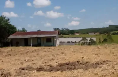Lindo sítio são miguel arcanjo, 8.000 m², terra boa para estufa, casa, rio, documentada.