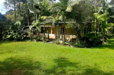 Lindo sítio tapiraí sp, 10 alqueires, 11 km asfalto, 2 casas, lago, doc. ok  2 quartos, sala, cozinha, banheiro