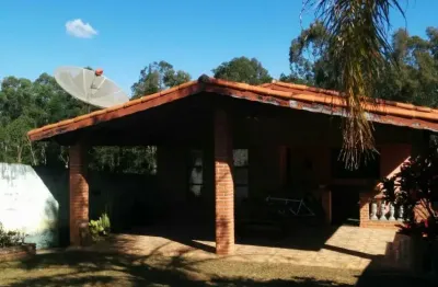 Linda chácara araçoiaba, 600 m², 2 quartos, suíte, sabesp, asfalto, financio, permuto
