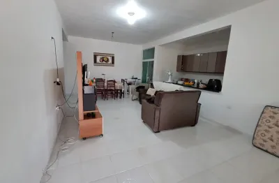 Casa + 3 kitnets ilha comprida, 250 m², 200 mts mar, renda, murada, sabesp, iptu, doc. ok
