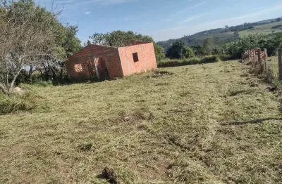 Linda chácara sarapui, 750 m², congonhas, 2 km asfalto, construção, poço, energia, doc. ok.