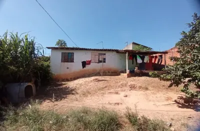 Casa simples pilar do sul, 220 m², sta. cecília, fundos, 3 cômodos, quintal gd., doc. ok