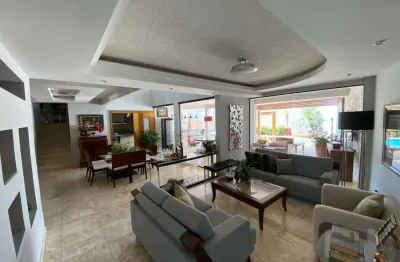 Sobrado  super estiloso com ambientes amplos,  piscina e espaço gourmet integrados à área social