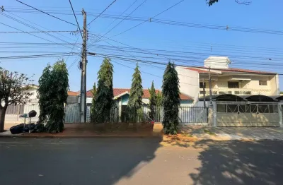 Seu novo lar espera por você! com edícula, piscina e escritório no coração da cidade