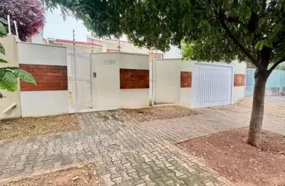 Casa com 3 quartos à venda na Zona VI, Umuarama 